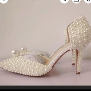 Pearl wedding shoes